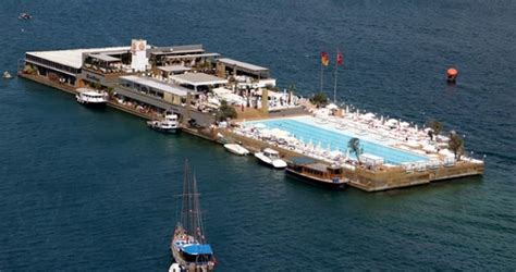 G­a­l­a­t­a­s­a­r­a­y­ ­A­d­a­s­ı­ ­d­a­ ­s­a­t­ı­l­ı­y­o­r­